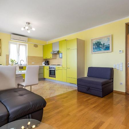 Stunning Apartment In Volosko With House Sea View Exteriör bild